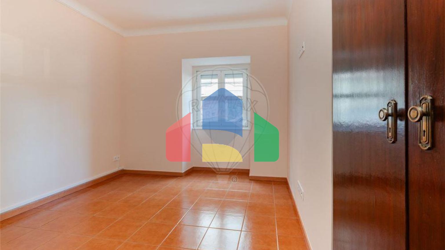 Residential - Condo/Apartment - T1 - Moscavide e Portela, Loures - PT