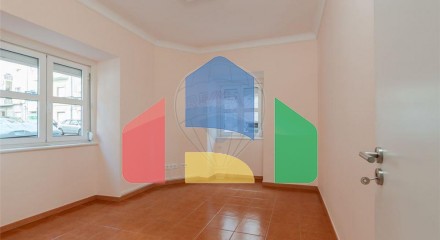 Residential - Condo/Apartment - T1 - Moscavide e Portela, Loures - PT