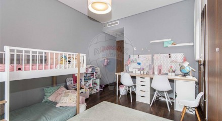 Residential - Condo/Apartment - T2 - Moscavide e Portela, Loures - PT
