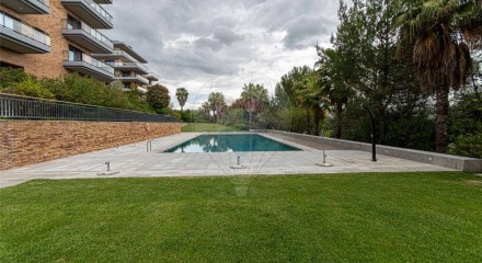 Residential - Condo/Apartment - T2 - Moscavide e Portela, Loures - PT