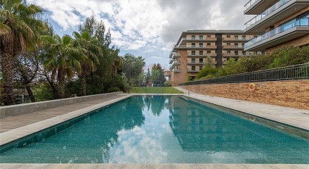 Residential - Condo/Apartment - T2 - Moscavide e Portela, Loures - PT