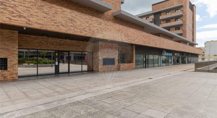 Residential - Condo/Apartment - T2 - Moscavide e Portela, Loures - PT