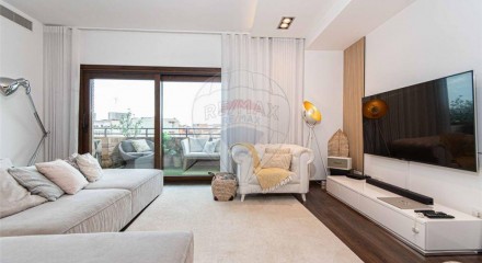 Residential - Condo/Apartment - T2 - Moscavide e Portela, Loures - PT