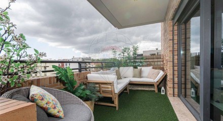 Residential - Condo/Apartment - T2 - Moscavide e Portela, Loures - PT