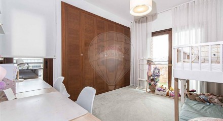 Residential - Condo/Apartment - T2 - Moscavide e Portela, Loures - PT