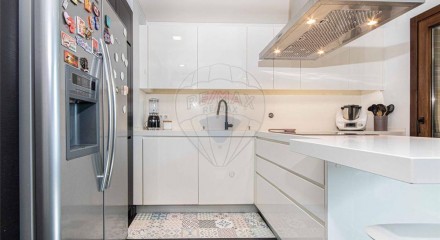 Residential - Condo/Apartment - T2 - Moscavide e Portela, Loures - PT