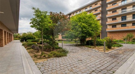 Residential - Condo/Apartment - T2 - Moscavide e Portela, Loures - PT