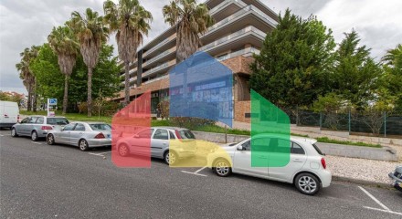 Residential - Condo/Apartment - T2 - Moscavide e Portela, Loures - PT