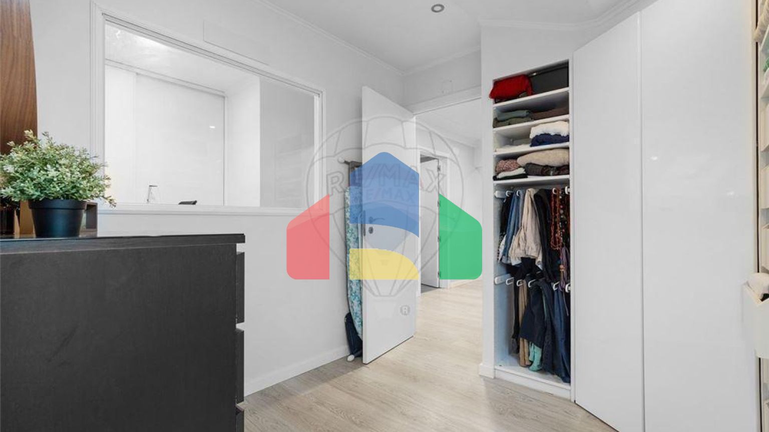 Residential - Condo/Apartment - T5 - Algueirao-Mem Martins, Sintra - PT