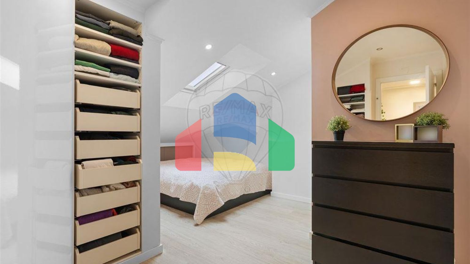 Residential - Condo/Apartment - T5 - Algueirao-Mem Martins, Sintra - PT