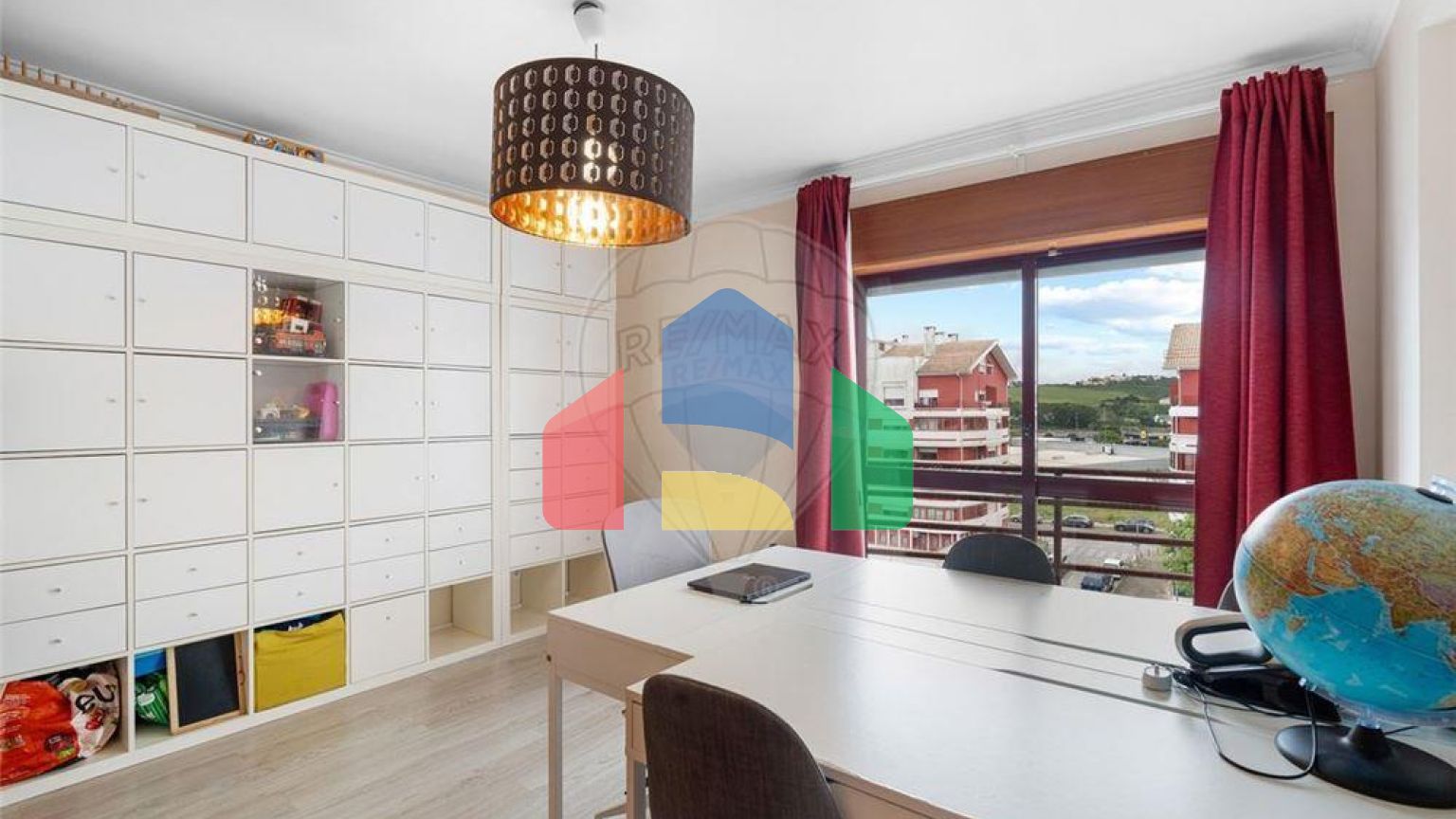 Residential - Condo/Apartment - T5 - Algueirao-Mem Martins, Sintra - PT