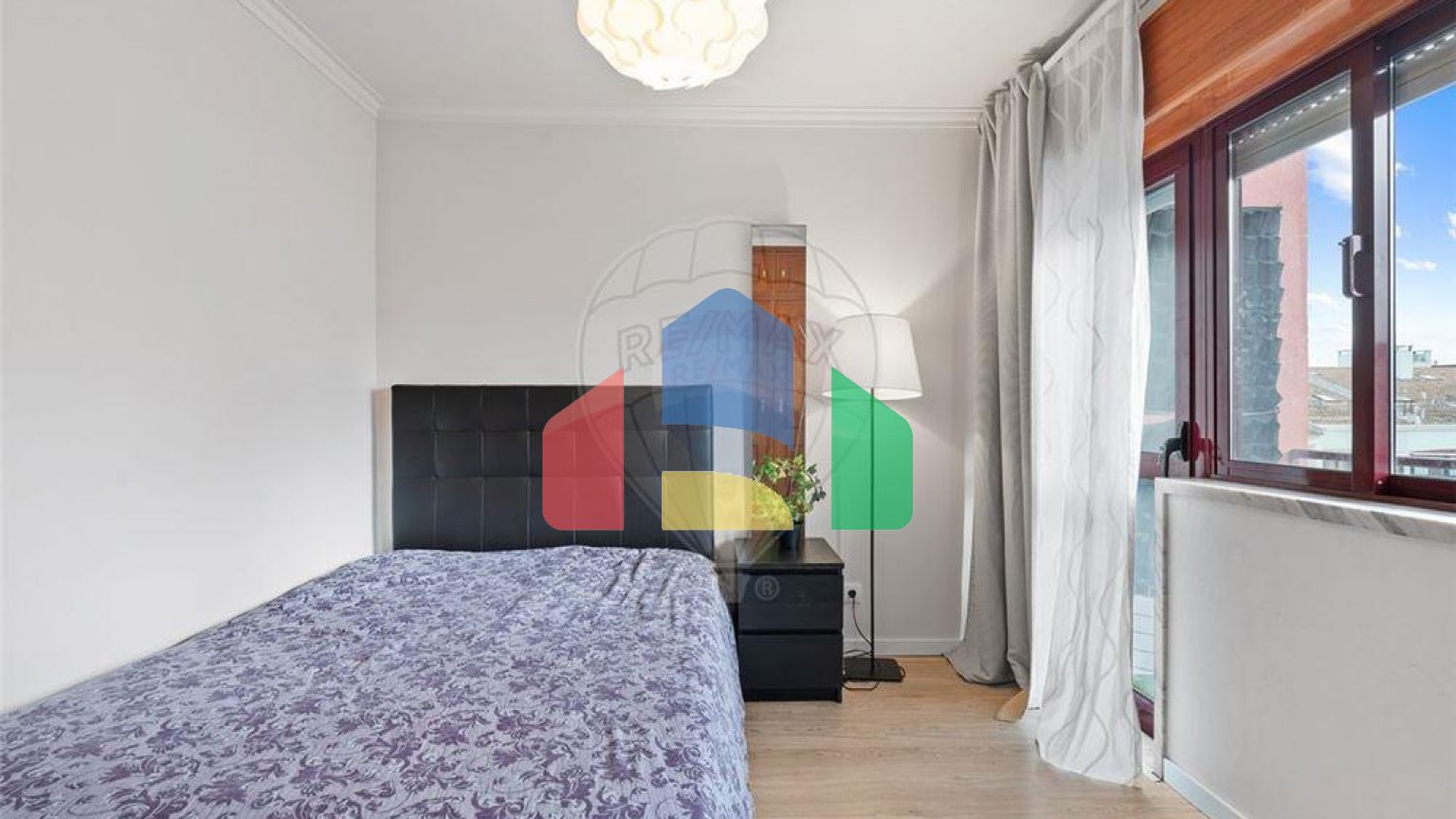 Residential - Condo/Apartment - T5 - Algueirao-Mem Martins, Sintra - PT