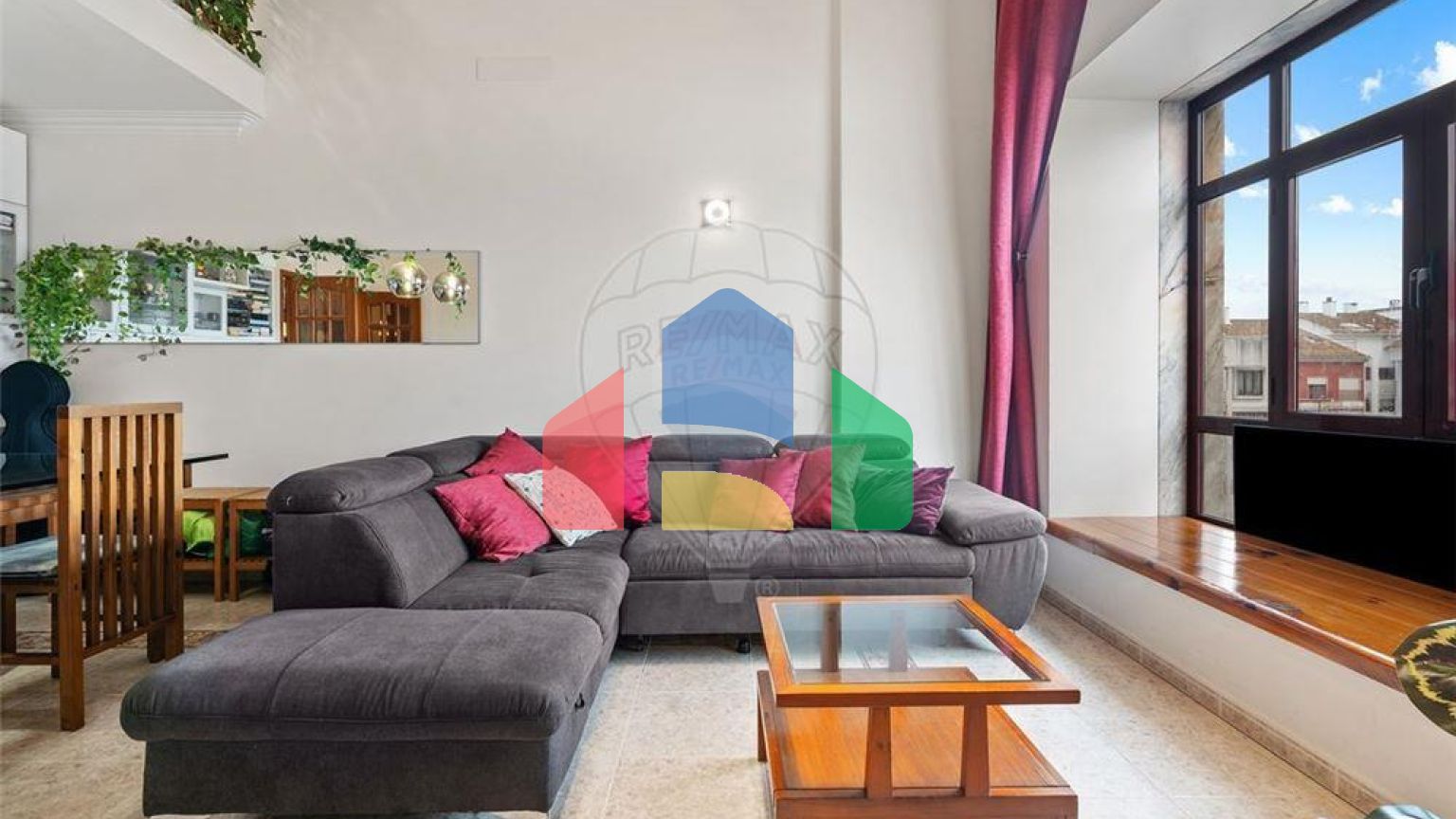 Residential - Condo/Apartment - T5 - Algueirao-Mem Martins, Sintra - PT