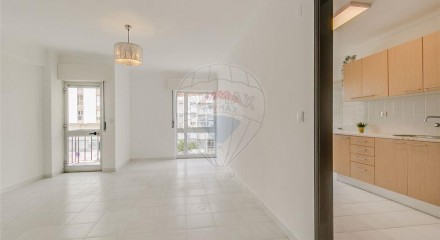 Residential - Condo/Apartment - T2 - Algueirao-Mem Martins, Sintra - PT