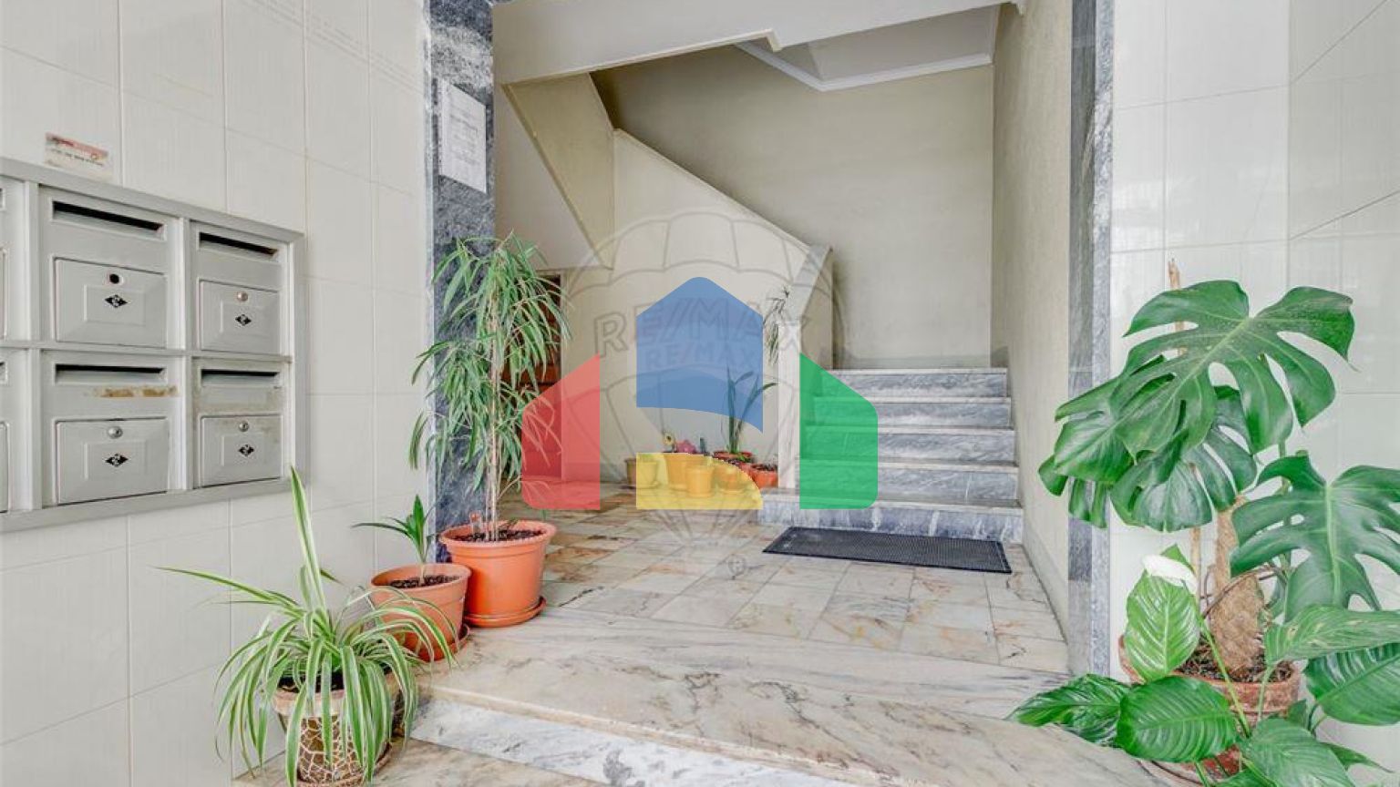 Residential - Condo/Apartment - T2 - Algueirao-Mem Martins, Sintra - PT