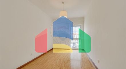 Residential - Condo/Apartment - T2 - Algueirao-Mem Martins, Sintra - PT