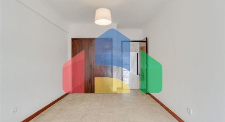 Residential - Condo/Apartment - T2 - Algueirao-Mem Martins, Sintra - PT