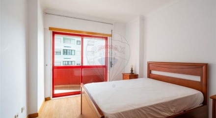 Residential - Condo/Apartment - T2 - Algueirao-Mem Martins, Sintra - PT
