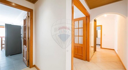 Residential - Condo/Apartment - T2 - Algueirao-Mem Martins, Sintra - PT