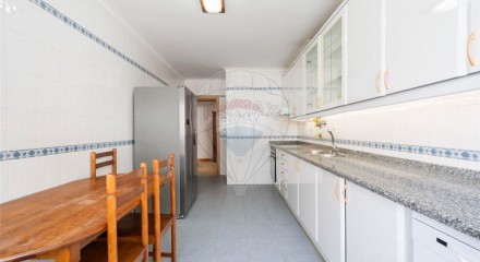 Residential - Condo/Apartment - T2 - Algueirao-Mem Martins, Sintra - PT
