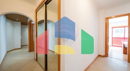 Residential - Condo/Apartment - T2 - Algueirao-Mem Martins, Sintra - PT