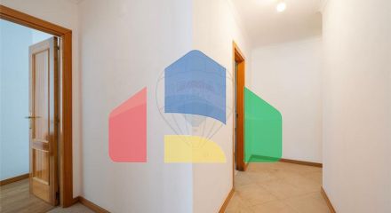 Residential - Condo/Apartment - T2 - Algueirao-Mem Martins, Sintra - PT