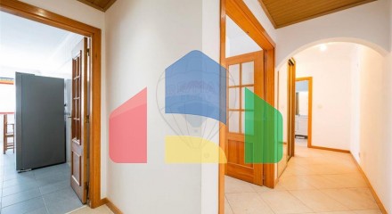 Residential - Condo/Apartment - T2 - Algueirao-Mem Martins, Sintra - PT