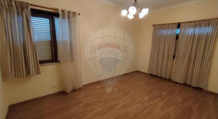 Residential - Condo/Apartment - T2 - Algueirao-Mem Martins, Sintra - PT