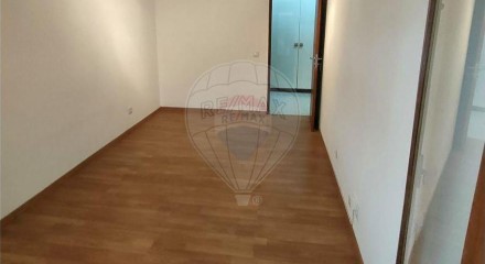 Residential - Condo/Apartment - T2 - Algueirao-Mem Martins, Sintra - PT
