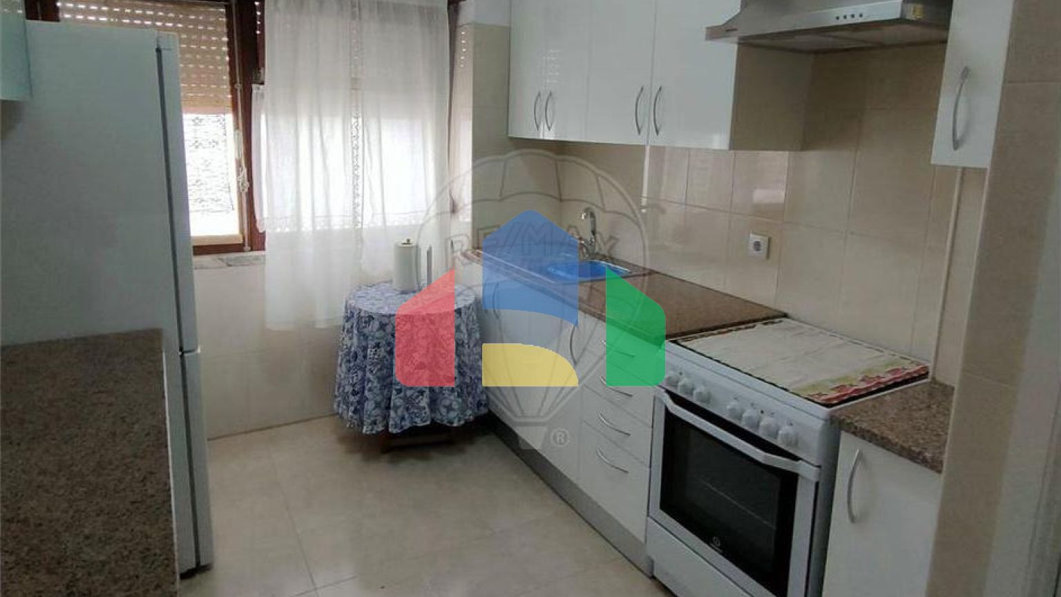 Residential - Condo/Apartment - T2 - Algueirao-Mem Martins, Sintra - PT