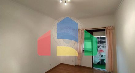 Residential - Condo/Apartment - T2 - Algueirao-Mem Martins, Sintra - PT