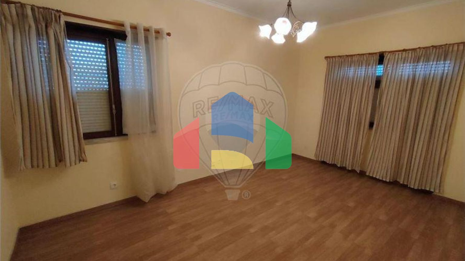 Residential - Condo/Apartment - T2 - Algueirao-Mem Martins, Sintra - PT