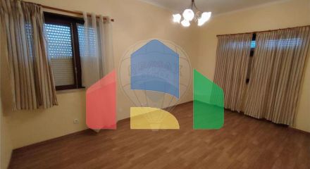 Residential - Condo/Apartment - T2 - Algueirao-Mem Martins, Sintra - PT