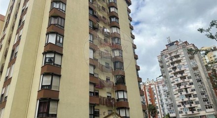 Residential - Condo/Apartment - T2 - Algueirao-Mem Martins, Sintra - PT