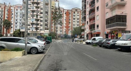 Residential - Condo/Apartment - T2 - Algueirao-Mem Martins, Sintra - PT