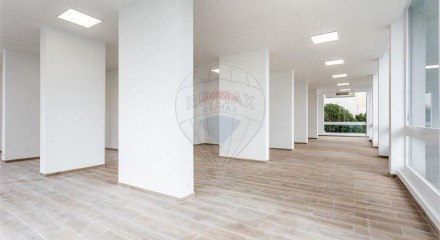 Commercial - Commercial/Retail - Algueirao-Mem Martins, Sintra - PT