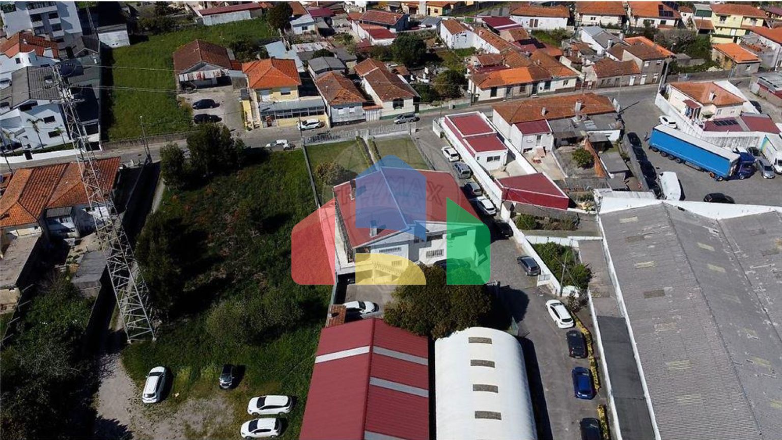 Residential - Single Family Home - T4 - Serzedo e Perosinho, Vila Nova de Gaia - PT