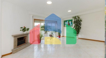 Residential - Condo/Apartment - T2 - Serzedo e Perosinho, Vila Nova de Gaia - PT