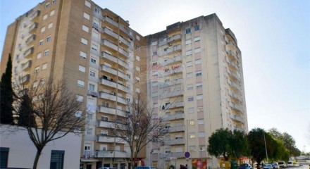 Residential - Condo/Apartment - T2 - Carregado e Cadafais, Alenquer - PT