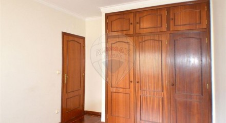 Residential - Condo/Apartment - T2 - Carregado e Cadafais, Alenquer - PT