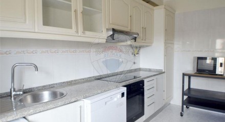 Residential - Condo/Apartment - T2 - Carregado e Cadafais, Alenquer - PT