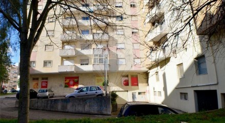 Residential - Condo/Apartment - T2 - Carregado e Cadafais, Alenquer - PT