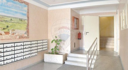 Residential - Condo/Apartment - T2 - Carregado e Cadafais, Alenquer - PT
