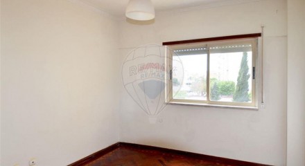 Residential - Condo/Apartment - T2 - Carregado e Cadafais, Alenquer - PT