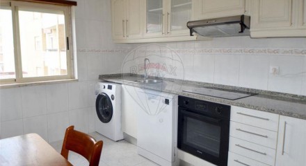 Residential - Condo/Apartment - T2 - Carregado e Cadafais, Alenquer - PT