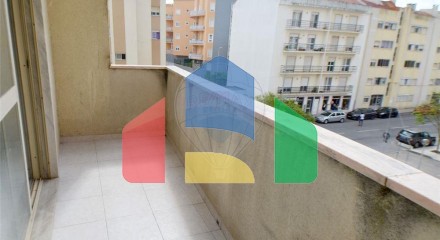 Residential - Condo/Apartment - T2 - Carregado e Cadafais, Alenquer - PT