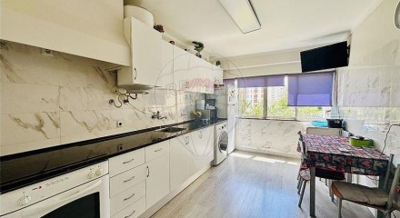Residential - Condo/Apartment - T3 - Carregado e Cadafais, Alenquer - PT