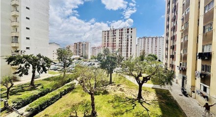 Residential - Condo/Apartment - T3 - Carregado e Cadafais, Alenquer - PT