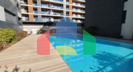 Residential - Condo/Apartment - T3 - Sacavém e Prior Velho, Loures - PT