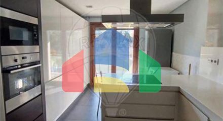 Residential - Condo/Apartment - T3 - Sacavém e Prior Velho, Loures - PT